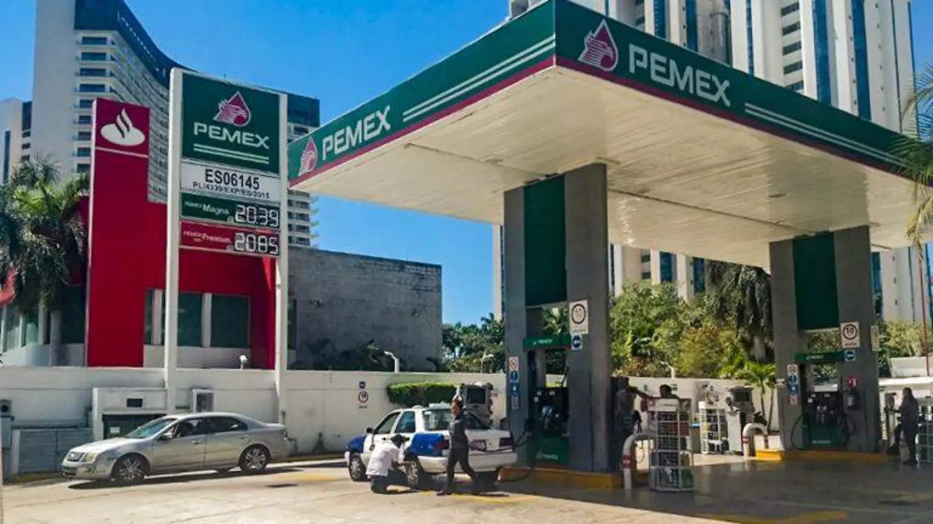 Acapulco - gasolinas aumentan de precio 